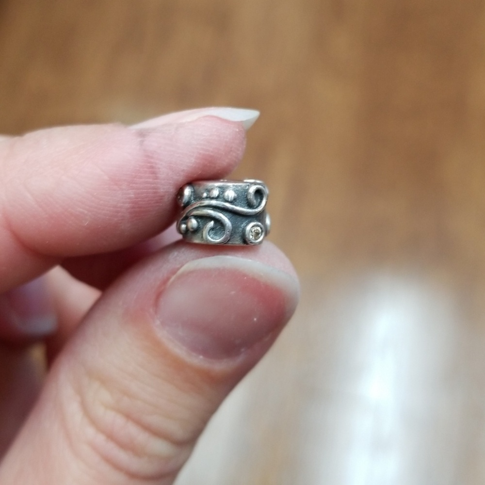 Silver Pandora spacer with stone